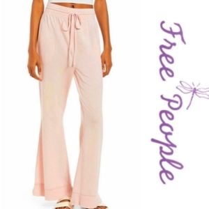 FP Intimately Mooncake Cozy Cool Girl Relaxed Wide Leg Sweatpants Size Small NWT